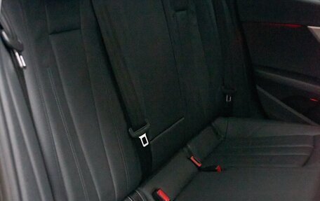 Audi A4, 2018 год, 2 200 000 рублей, 22 фотография