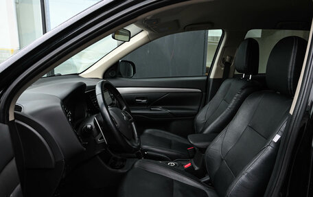 Mitsubishi Outlander III рестайлинг 3, 2013 год, 1 570 000 рублей, 9 фотография