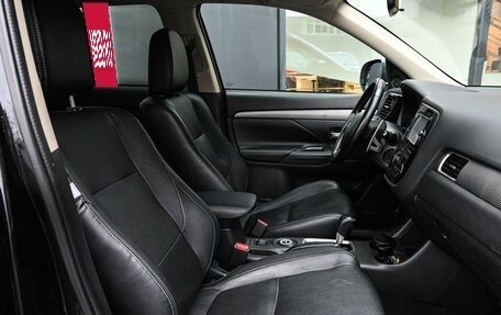 Mitsubishi Outlander III рестайлинг 3, 2013 год, 1 570 000 рублей, 12 фотография