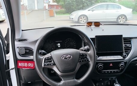 Hyundai Solaris II рестайлинг, 2021 год, 1 650 000 рублей, 6 фотография