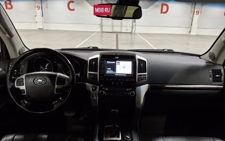 Toyota Land Cruiser 200, 2015 год, 4 200 000 рублей, 17 фотография