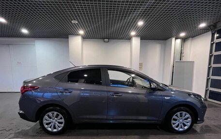Hyundai Solaris II рестайлинг, 2021 год, 1 365 000 рублей, 2 фотография