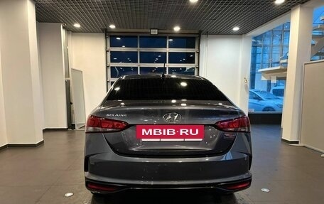 Hyundai Solaris II рестайлинг, 2021 год, 1 365 000 рублей, 4 фотография
