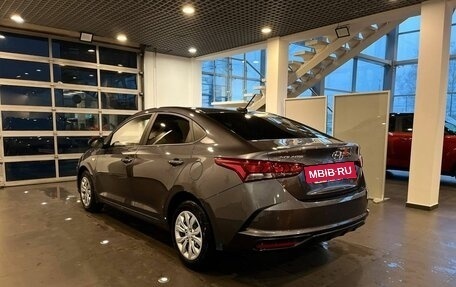 Hyundai Solaris II рестайлинг, 2021 год, 1 365 000 рублей, 5 фотография