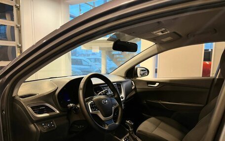 Hyundai Solaris II рестайлинг, 2021 год, 1 365 000 рублей, 22 фотография