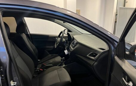 Hyundai Solaris II рестайлинг, 2021 год, 1 365 000 рублей, 28 фотография