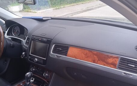 Volkswagen Touareg III, 2011 год, 1 640 000 рублей, 4 фотография