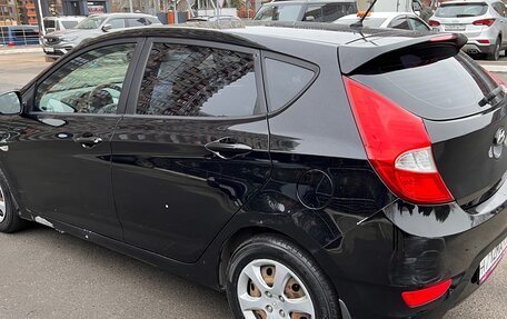 Hyundai Solaris II рестайлинг, 2011 год, 590 000 рублей, 5 фотография