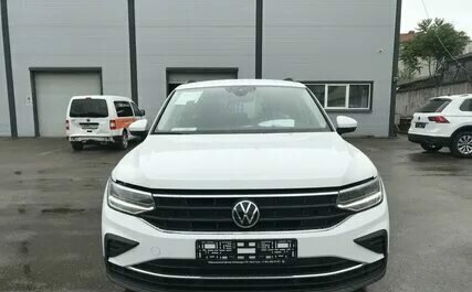 Volkswagen Tiguan II, 2021 год, 2 100 000 рублей, 3 фотография