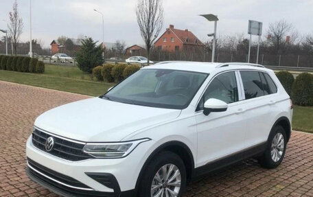 Volkswagen Tiguan II, 2021 год, 2 100 000 рублей, 6 фотография