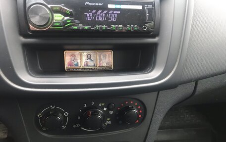 Renault Sandero II рестайлинг, 2016 год, 675 000 рублей, 12 фотография