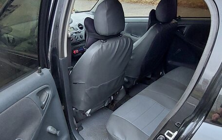 Toyota Yaris I рестайлинг, 2002 год, 299 999 рублей, 11 фотография