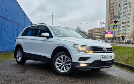 Volkswagen Tiguan II, 2017 год, 2 200 000 рублей, 3 фотография