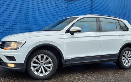 Volkswagen Tiguan II, 2017 год, 2 200 000 рублей, 2 фотография