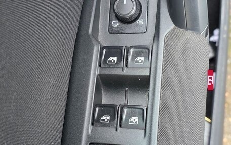 Volkswagen Tiguan II, 2017 год, 2 200 000 рублей, 12 фотография