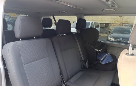 Volkswagen Caravelle T6 рестайлинг, 2017 год, 2 380 000 рублей, 8 фотография