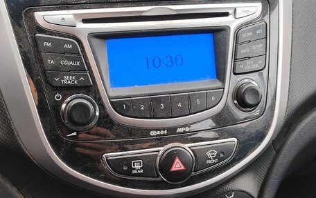 Hyundai Solaris II рестайлинг, 2013 год, 700 000 рублей, 9 фотография