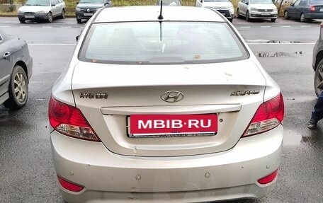 Hyundai Solaris II рестайлинг, 2013 год, 700 000 рублей, 5 фотография