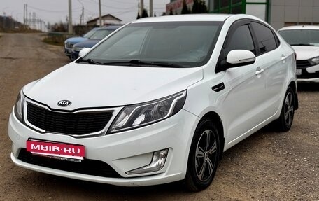 KIA Rio III рестайлинг, 2013 год, 900 000 рублей, 2 фотография