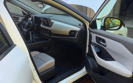 Nissan Rogue, 2023 год, 1 980 000 рублей, 2 фотография