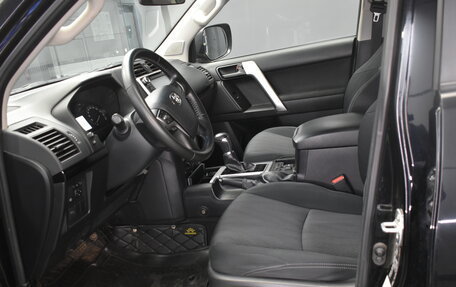 Toyota Land Cruiser Prado 150 рестайлинг 2, 2019 год, 4 350 000 рублей, 11 фотография