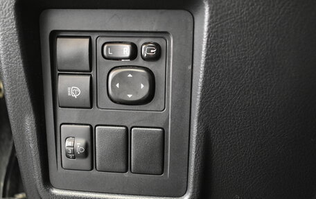 Toyota Land Cruiser Prado 150 рестайлинг 2, 2019 год, 4 350 000 рублей, 26 фотография