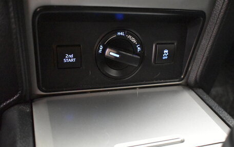 Toyota Land Cruiser Prado 150 рестайлинг 2, 2019 год, 4 350 000 рублей, 23 фотография