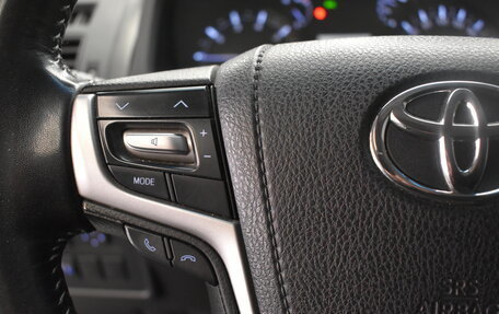 Toyota Land Cruiser Prado 150 рестайлинг 2, 2019 год, 4 350 000 рублей, 19 фотография