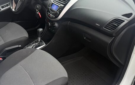 Hyundai Solaris II рестайлинг, 2011 год, 815 000 рублей, 13 фотография