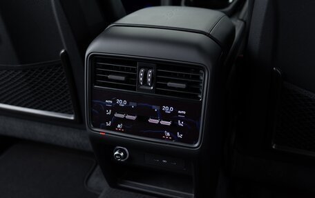 Porsche Cayenne III, 2025 год, 33 190 000 рублей, 29 фотография