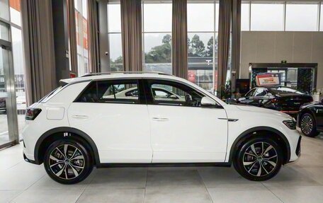 Volkswagen T-Roc I, 2025 год, 3 250 000 рублей, 6 фотография