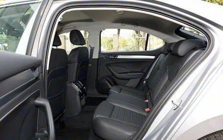 Volkswagen T-Roc I, 2025 год, 3 250 000 рублей, 21 фотография