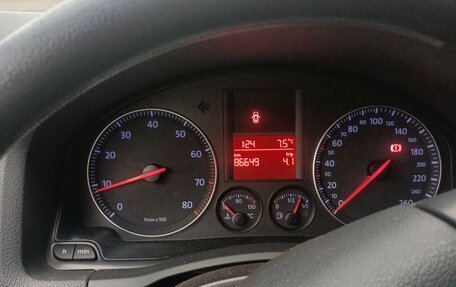 Volkswagen Jetta VI, 2006 год, 800 000 рублей, 6 фотография