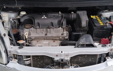 Mitsubishi Colt VI рестайлинг, 2003 год, 370 000 рублей, 12 фотография