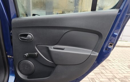 Renault Sandero II рестайлинг, 2015 год, 830 000 рублей, 17 фотография