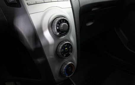 Toyota Yaris III рестайлинг, 2007 год, 599 000 рублей, 11 фотография