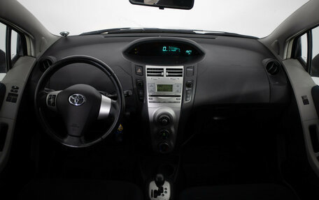 Toyota Yaris III рестайлинг, 2007 год, 599 000 рублей, 8 фотография