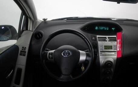 Toyota Yaris III рестайлинг, 2007 год, 599 000 рублей, 9 фотография