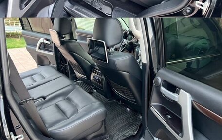 Toyota Land Cruiser 200, 2018 год, 7 300 000 рублей, 5 фотография