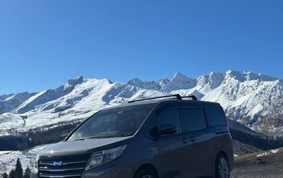 Toyota Noah III, 2016 год, 1 999 999 рублей, 1 фотография