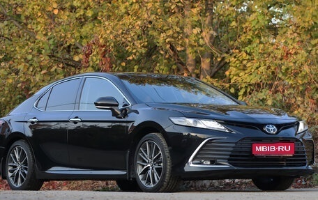 Toyota Camry, 2023 год, 3 560 000 рублей, 1 фотография