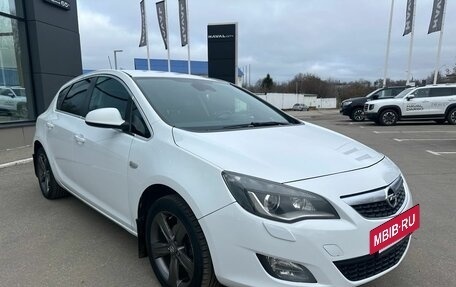 Opel Astra J, 2011 год, 669 000 рублей, 3 фотография
