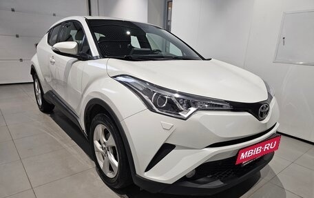Toyota C-HR I рестайлинг, 2019 год, 2 349 000 рублей, 3 фотография