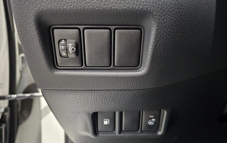 Toyota C-HR I рестайлинг, 2019 год, 2 349 000 рублей, 13 фотография