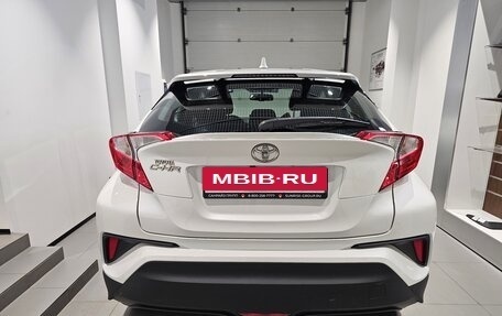 Toyota C-HR I рестайлинг, 2019 год, 2 349 000 рублей, 5 фотография