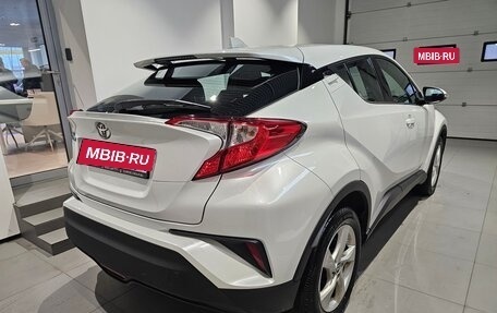 Toyota C-HR I рестайлинг, 2019 год, 2 349 000 рублей, 4 фотография