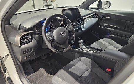 Toyota C-HR I рестайлинг, 2019 год, 2 349 000 рублей, 14 фотография