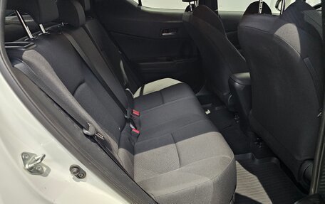 Toyota C-HR I рестайлинг, 2019 год, 2 349 000 рублей, 17 фотография