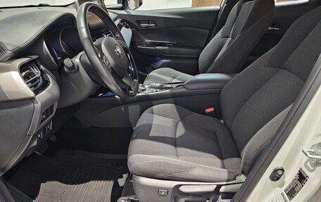 Toyota C-HR I рестайлинг, 2019 год, 2 349 000 рублей, 15 фотография