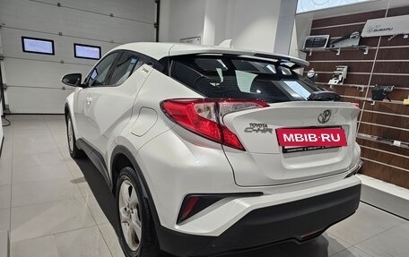 Toyota C-HR I рестайлинг, 2019 год, 2 349 000 рублей, 6 фотография